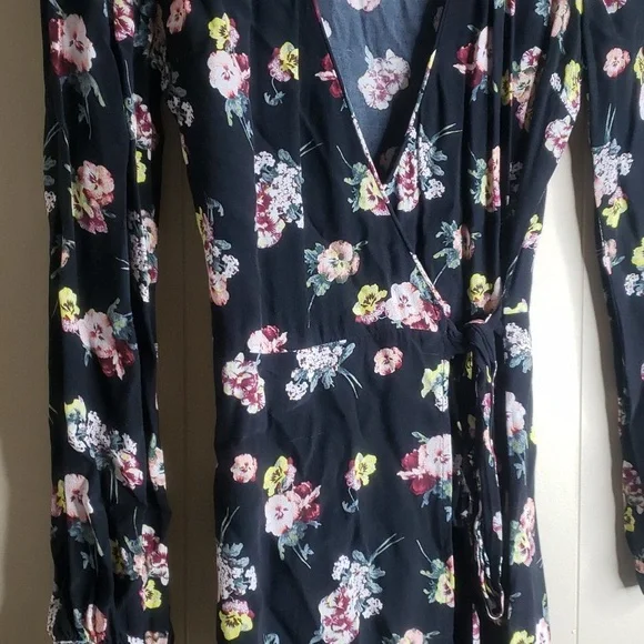 Miss Selfridge Long Sleeve Floral Wrap Dress (2) xsmall - Picture 4 of 6